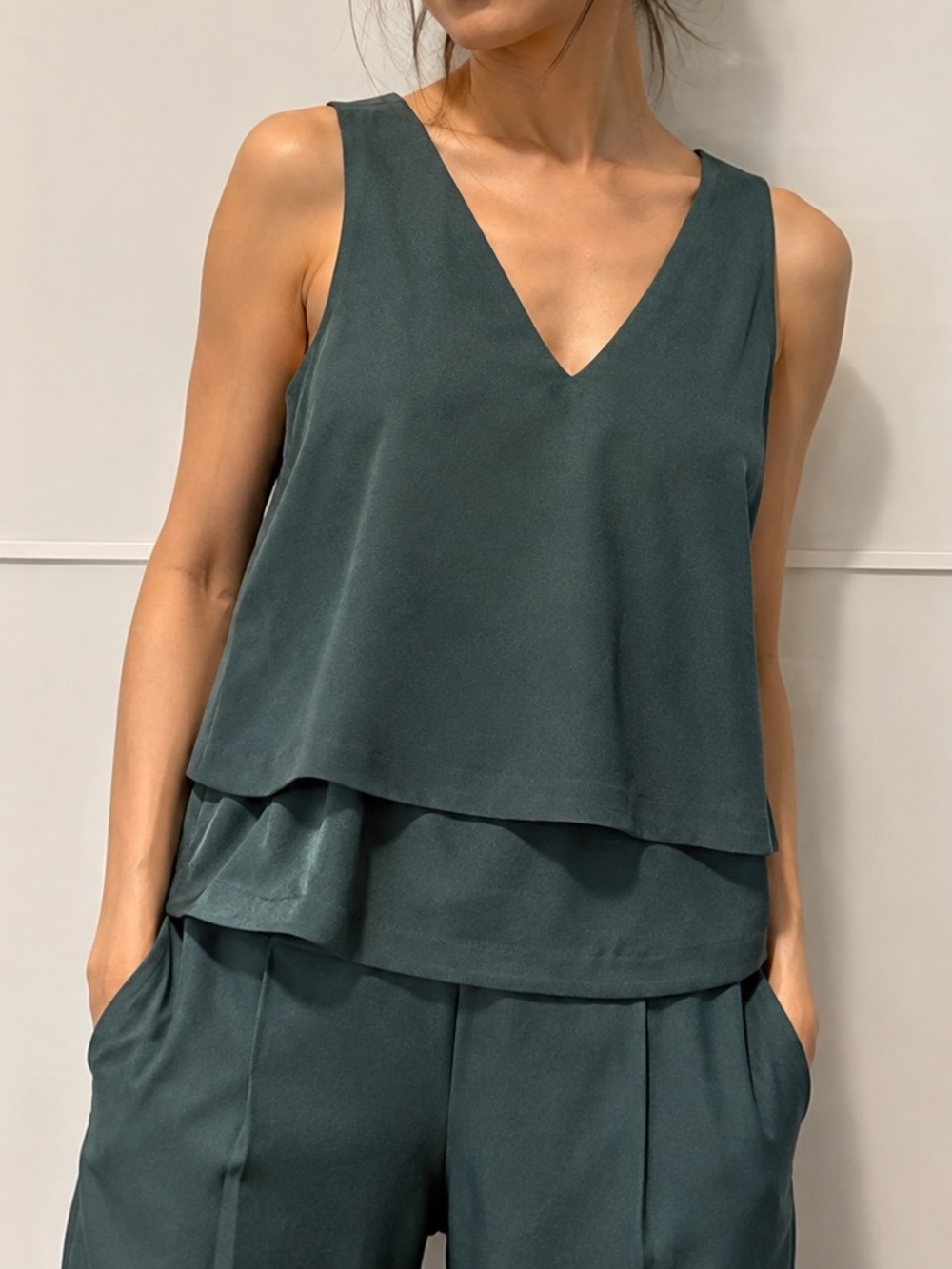 Banana Republic Sleeveless Layered V-Neck Tank Top